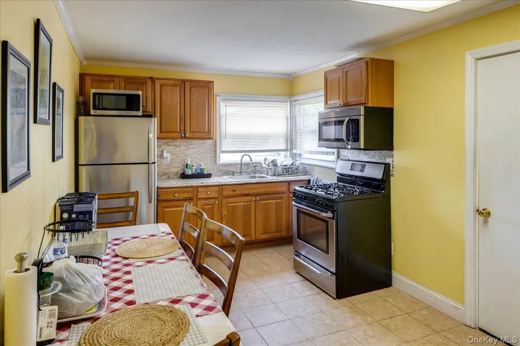 215 N Hillside Avenue Valley Stream NY 11580