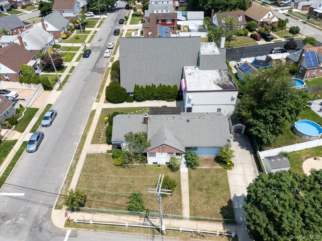 215 N Hillside Avenue Valley Stream NY 11580