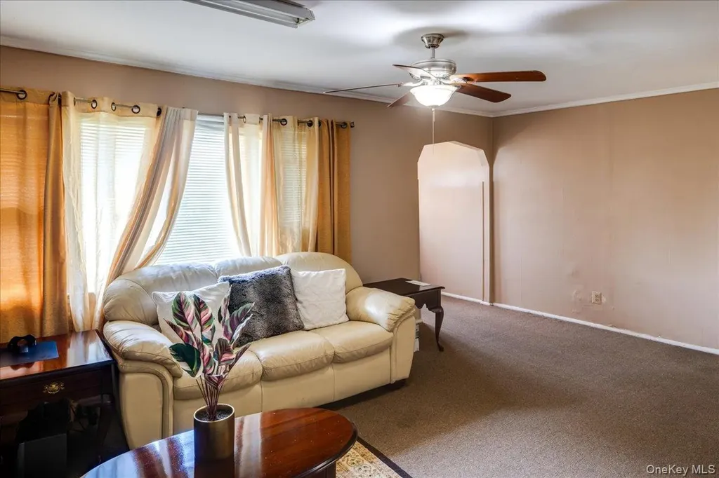 215 N Hillside Avenue Valley Stream NY 11580