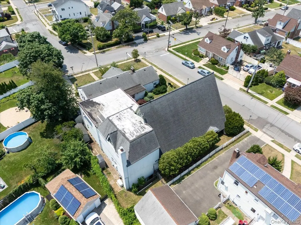 215 N Hillside Avenue Valley Stream NY 11580