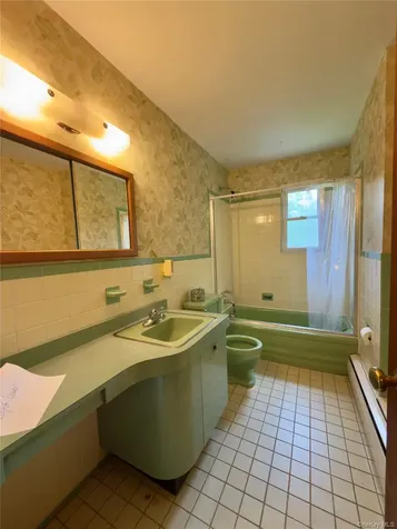10 Abbie Lane Hyde Park NY 12538