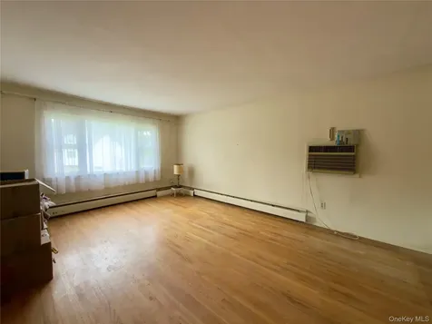 10 Abbie Lane Hyde Park NY 12538