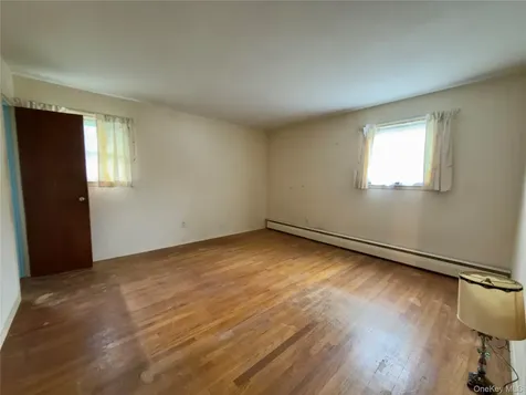 10 Abbie Lane Hyde Park NY 12538