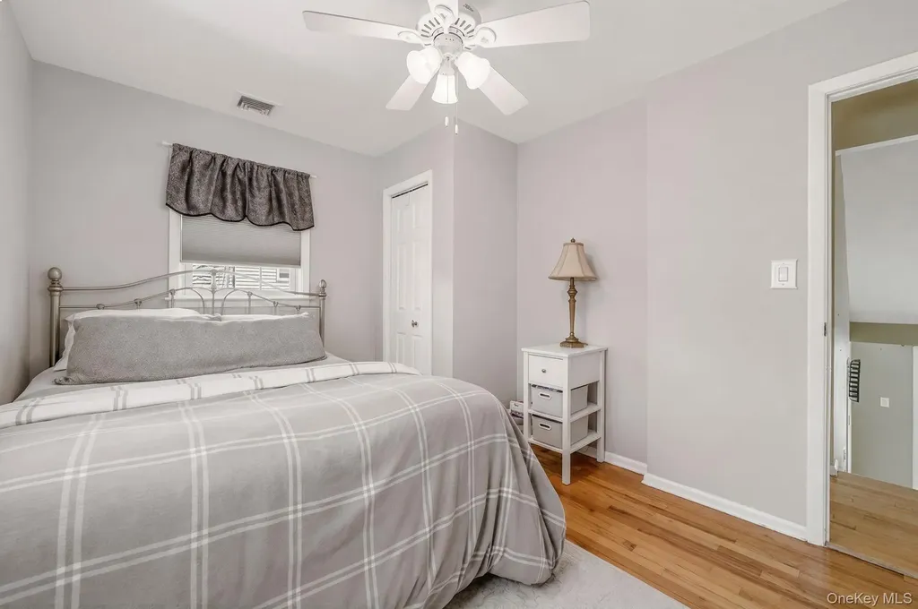 332 N Monroe Avenue Lindenhurst NY 11757