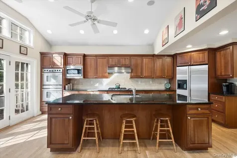 372 Fort Hill Road Scarsdale NY 10583