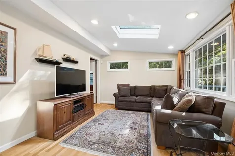 372 Fort Hill Road Scarsdale NY 10583