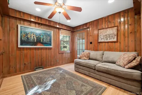 372 Fort Hill Road Scarsdale NY 10583