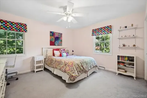 372 Fort Hill Road Scarsdale NY 10583