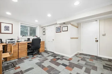 372 Fort Hill Road Scarsdale NY 10583