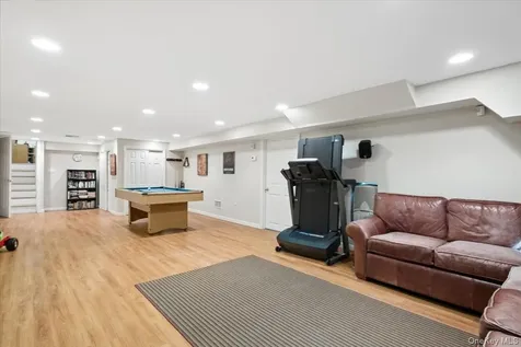 372 Fort Hill Road Scarsdale NY 10583