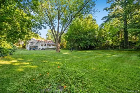 372 Fort Hill Road Scarsdale NY 10583