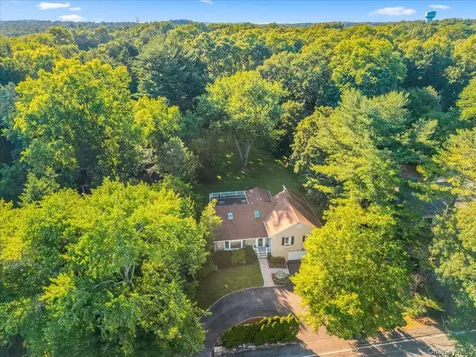 372 Fort Hill Road Scarsdale NY 10583
