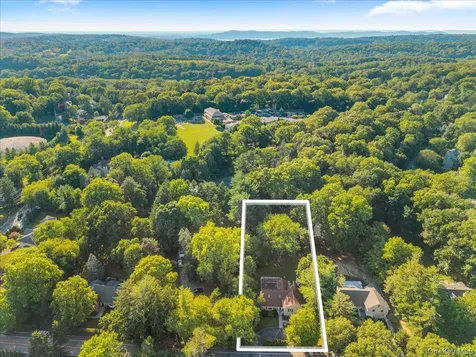 372 Fort Hill Road Scarsdale NY 10583