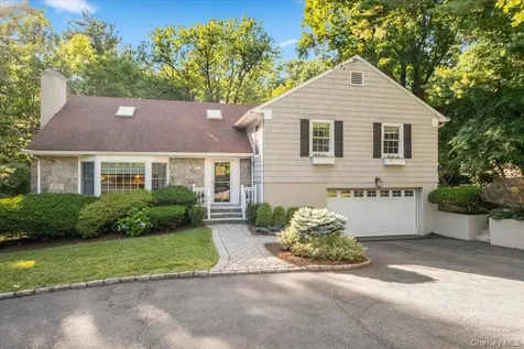372 Fort Hill Road Scarsdale NY 10583