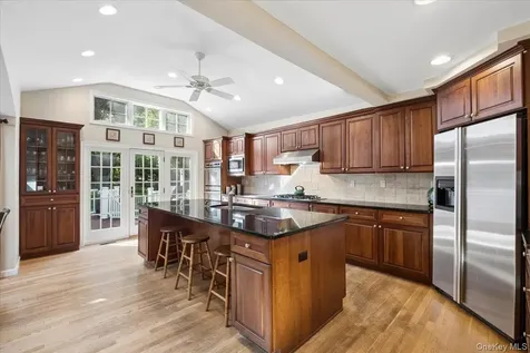 372 Fort Hill Road Scarsdale NY 10583