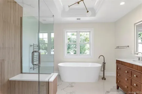 23 Garden Circle Syosset NY 11791