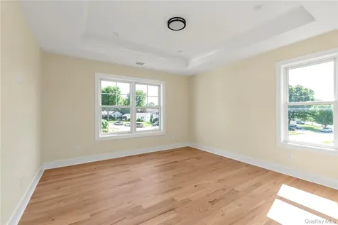 23 Garden Circle Syosset NY 11791