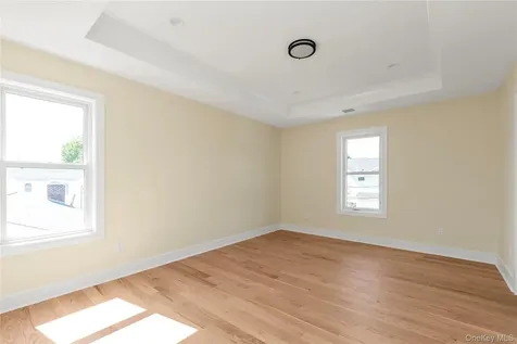 23 Garden Circle Syosset NY 11791