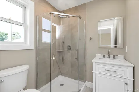 23 Garden Circle Syosset NY 11791
