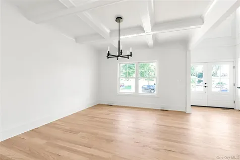 23 Garden Circle Syosset NY 11791