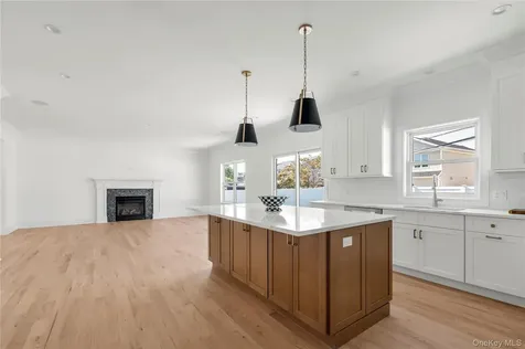 23 Garden Circle Syosset NY 11791