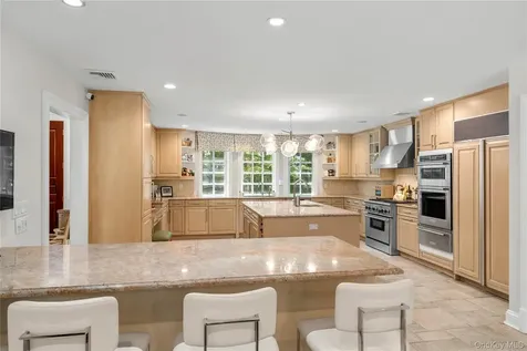 5 Hemlock Drive Brookville NY 11545