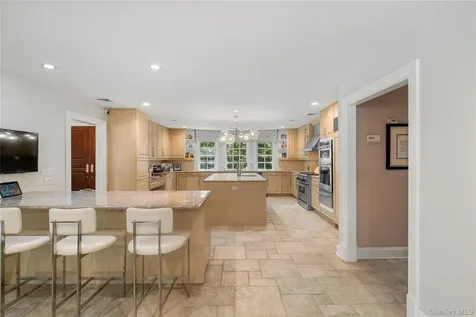 5 Hemlock Drive Brookville NY 11545