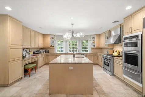 5 Hemlock Drive Brookville NY 11545