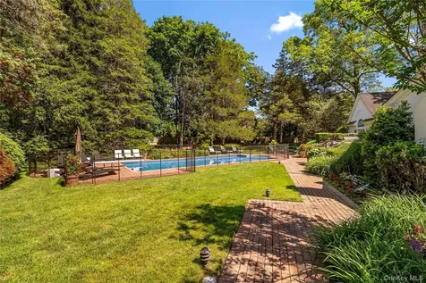 5 Hemlock Drive Brookville NY 11545