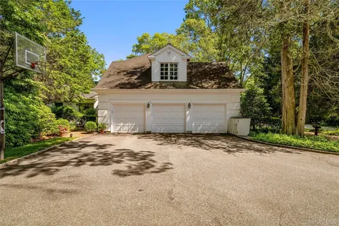 5 Hemlock Drive Brookville NY 11545