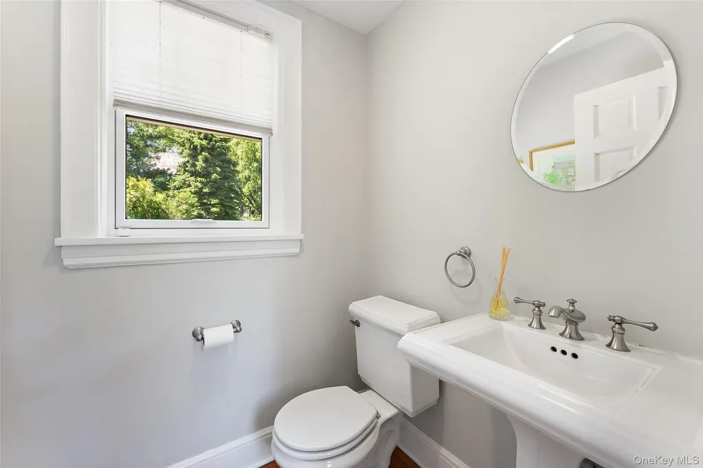 10 Cambridge Court Larchmont NY 10538