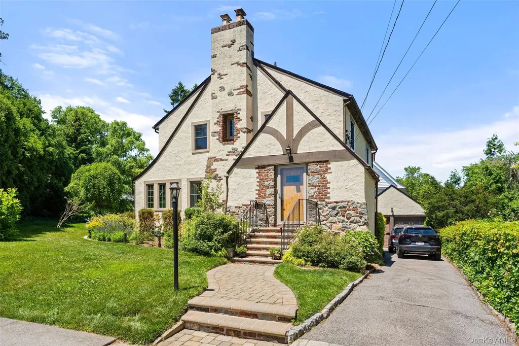 10 Cambridge Court Larchmont NY 10538