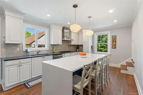10 Cambridge Court Larchmont NY 10538