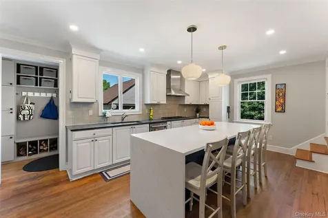 10 Cambridge Court Larchmont NY 10538