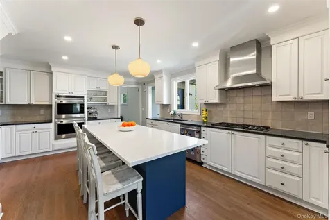 10 Cambridge Court Larchmont NY 10538