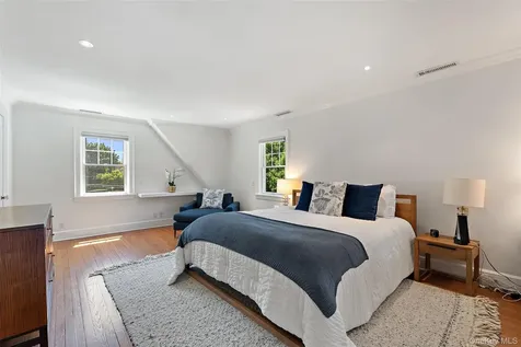 10 Cambridge Court Larchmont NY 10538
