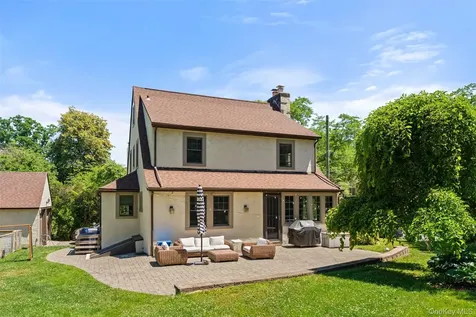 10 Cambridge Court Larchmont NY 10538