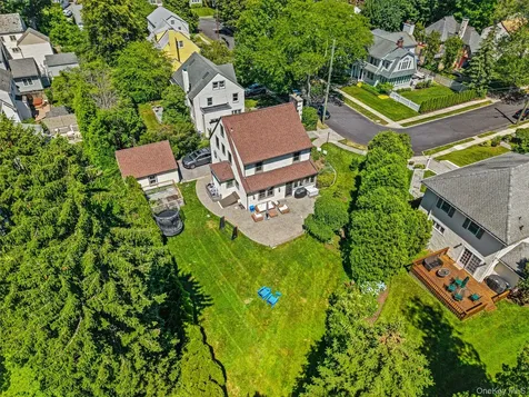 10 Cambridge Court Larchmont NY 10538