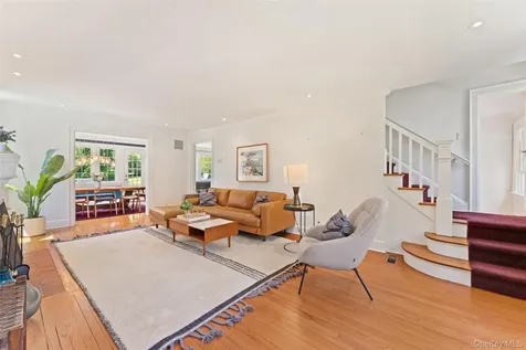 10 Cambridge Court Larchmont NY 10538