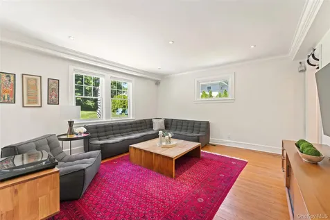 10 Cambridge Court Larchmont NY 10538
