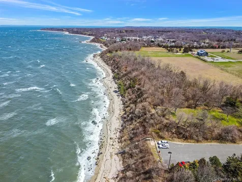 1050 Tasker Lane Greenport NY 11944