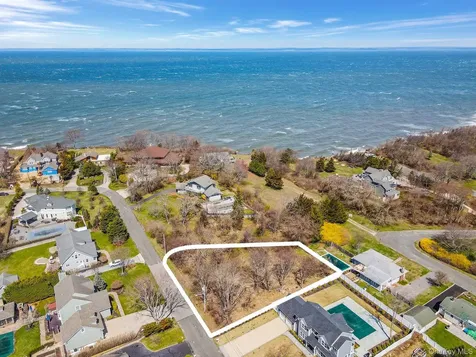 1050 Tasker Lane Greenport NY 11944
