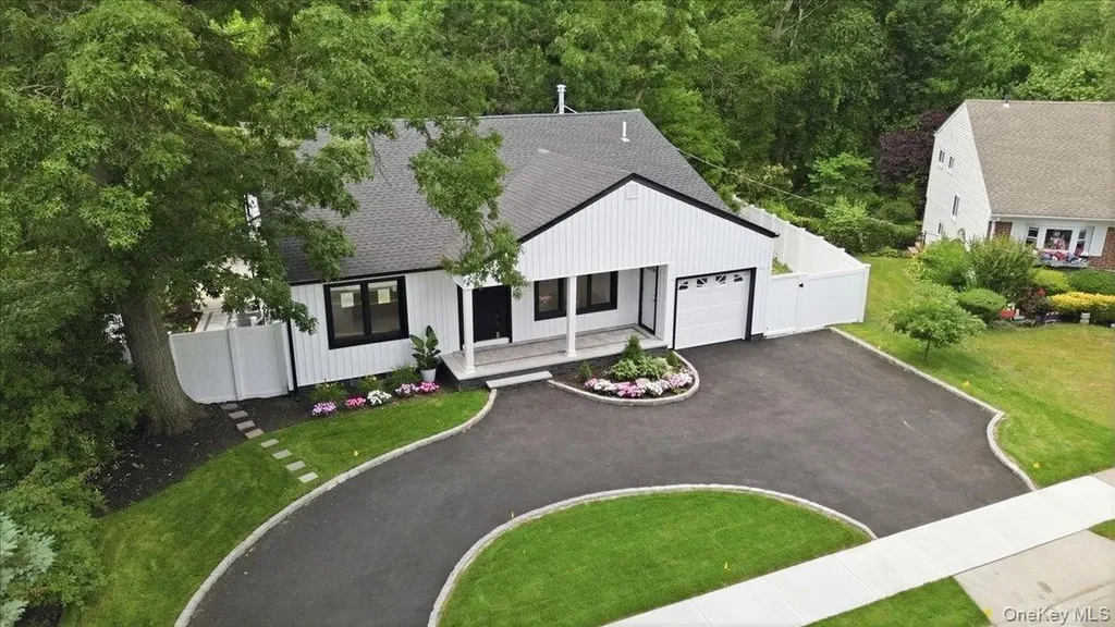 378 Lakeshore Boulevard Massapequa Park NY 11762