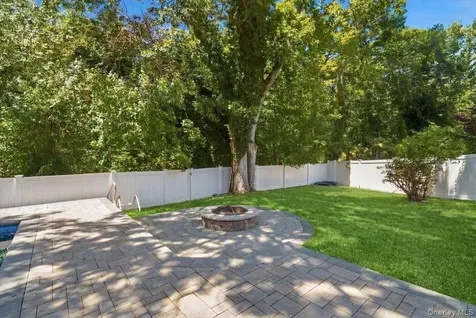378 Lakeshore Boulevard Massapequa Park NY 11762