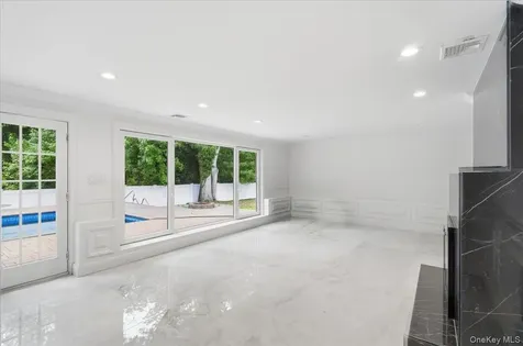 378 Lakeshore Boulevard Massapequa Park NY 11762