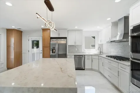 378 Lakeshore Boulevard Massapequa Park NY 11762