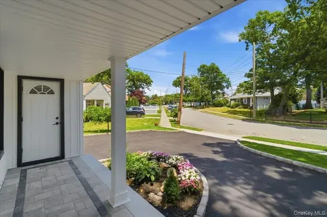 378 Lakeshore Boulevard Massapequa Park NY 11762