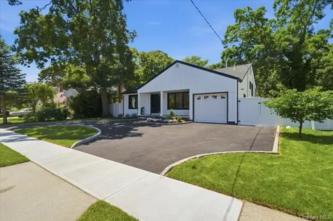 378 Lakeshore Boulevard Massapequa Park NY 11762