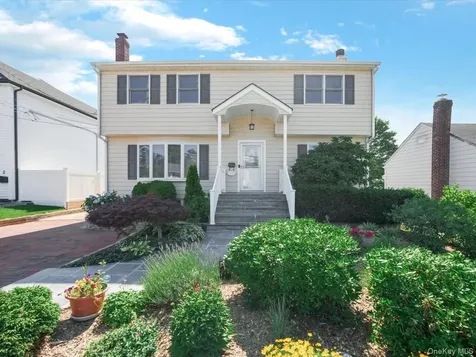 4 23rd Street Jericho NY 11753