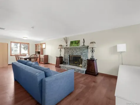 4 23rd Street Jericho NY 11753